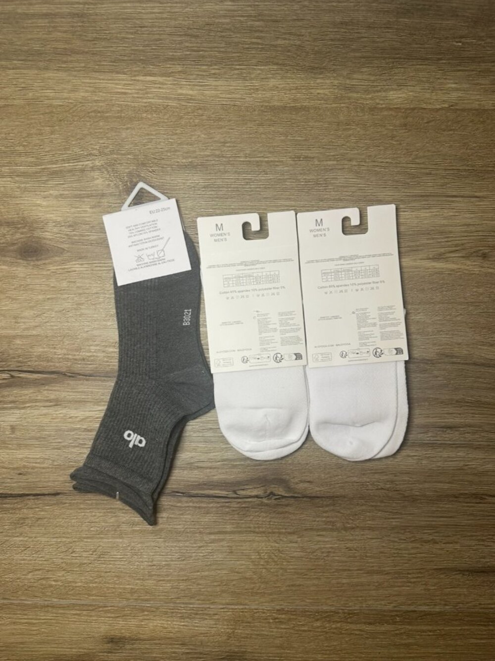 Alo Socks 3 Pairs - Picture 2 of 2